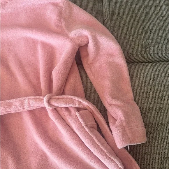 PINK Victoria's secret robe - Picture 9 of 10